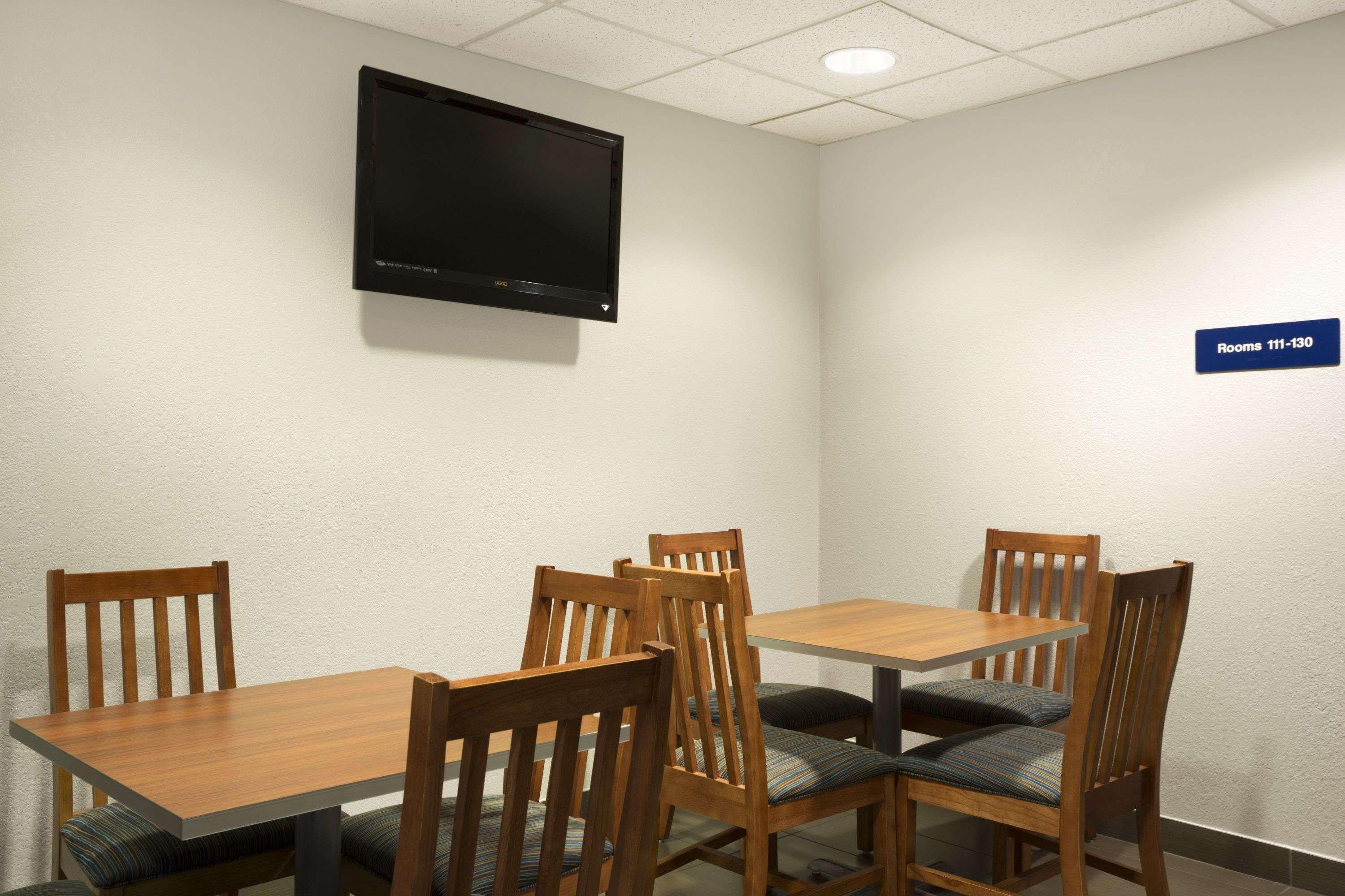 Microtel Inn By Wyndham Louisville East Ngoại thất bức ảnh