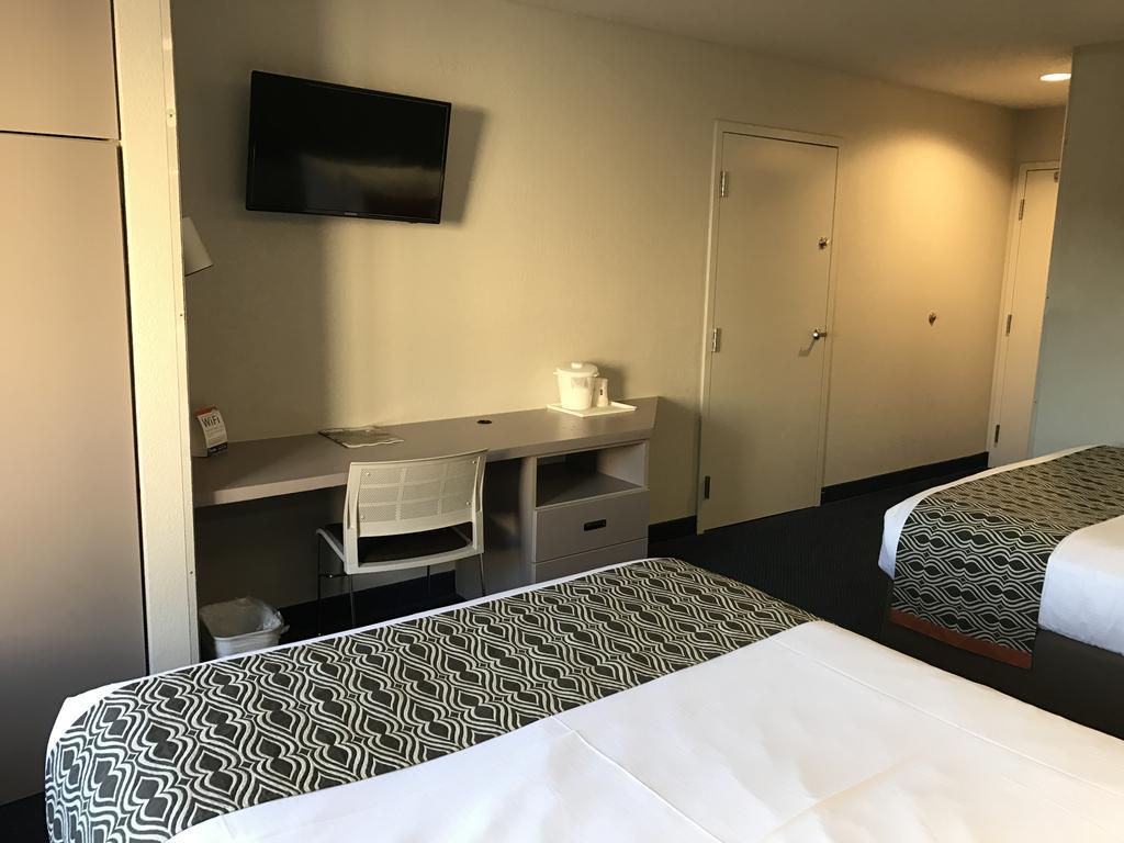 Microtel Inn By Wyndham Louisville East Ngoại thất bức ảnh