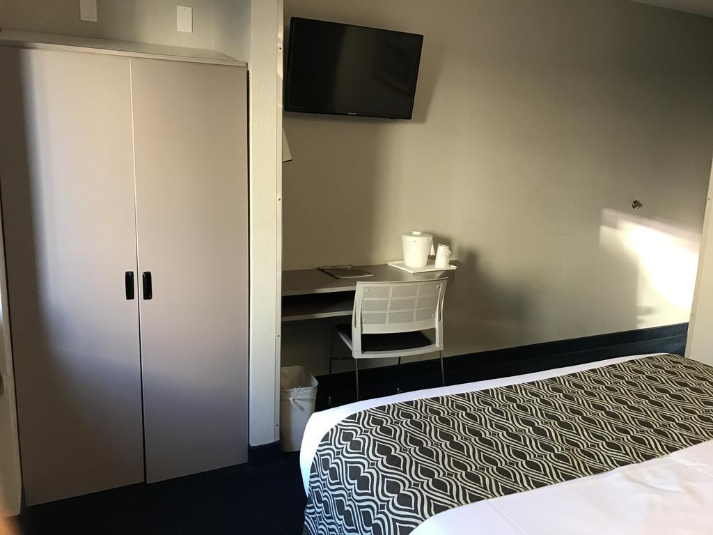 Microtel Inn By Wyndham Louisville East Ngoại thất bức ảnh